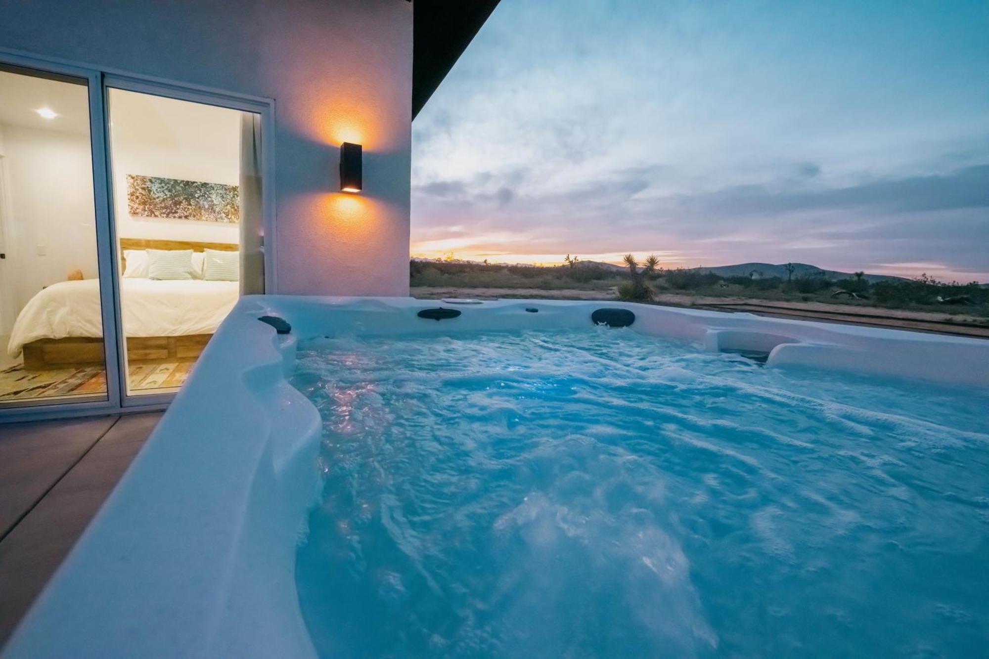 Coyote Tracks - A Modern Desert Experience Villa โจชัวทรี ภายนอก รูปภาพ