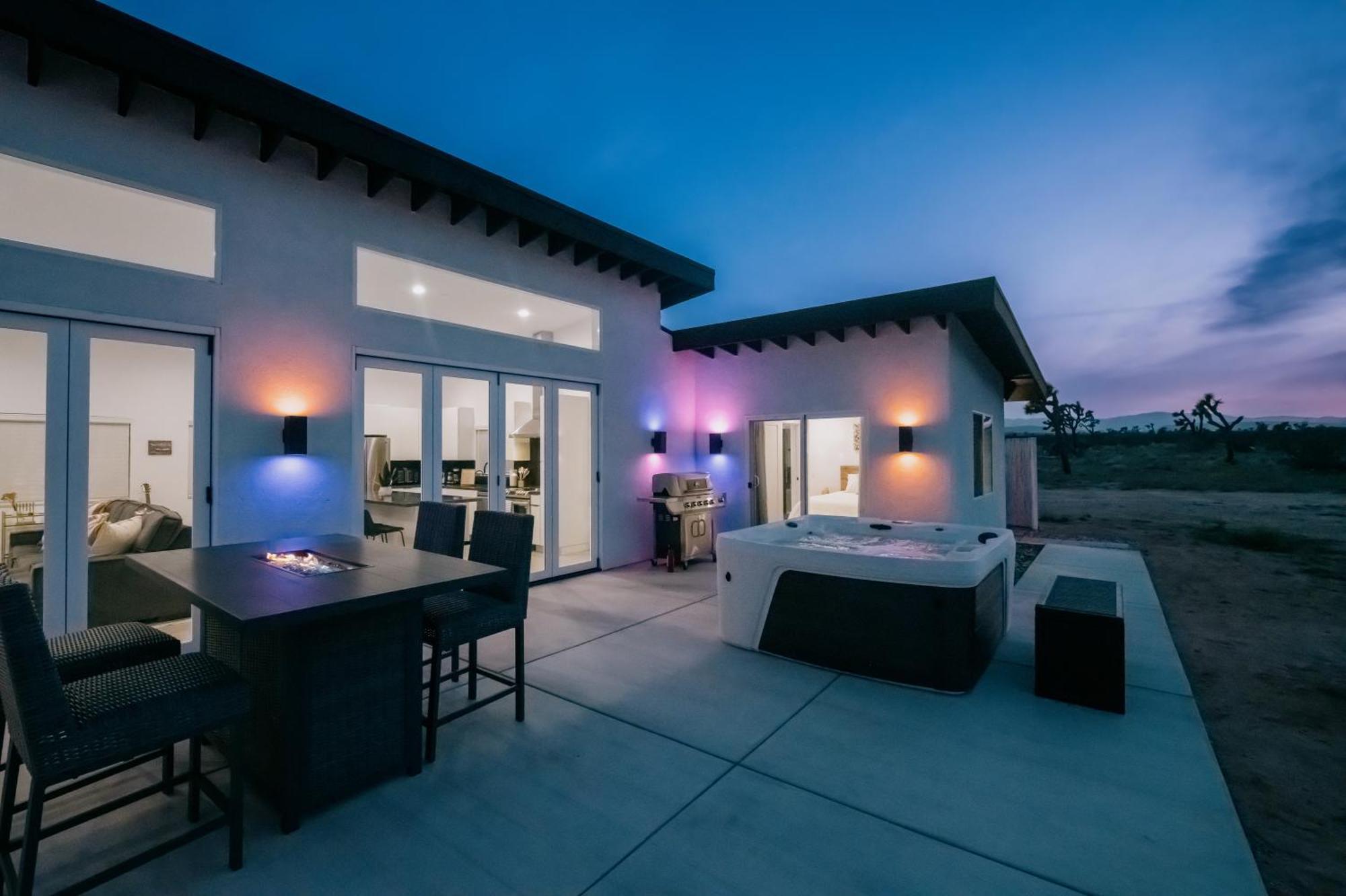 Coyote Tracks - A Modern Desert Experience Villa โจชัวทรี ภายนอก รูปภาพ
