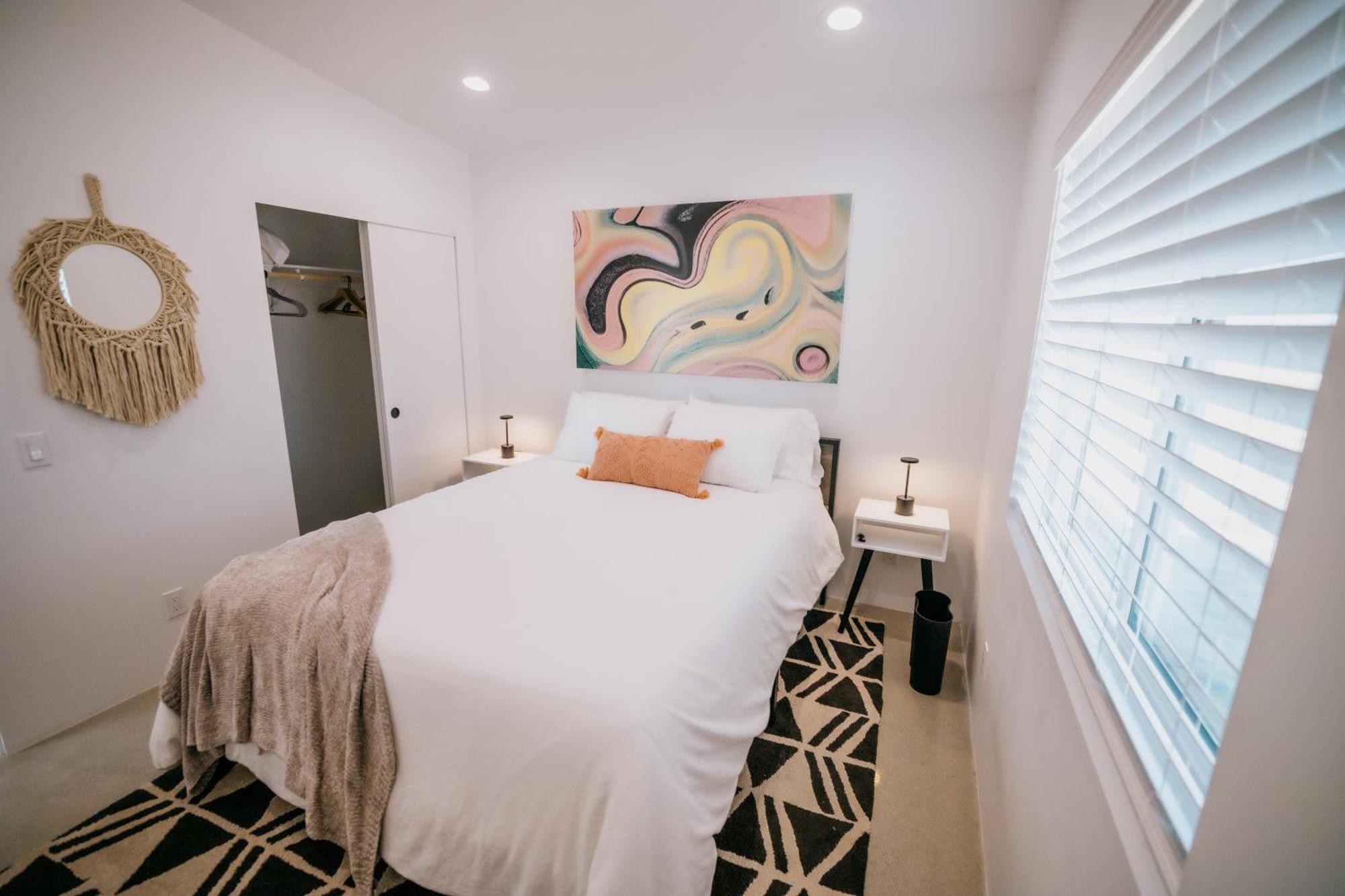 Coyote Tracks - A Modern Desert Experience Villa โจชัวทรี ภายนอก รูปภาพ